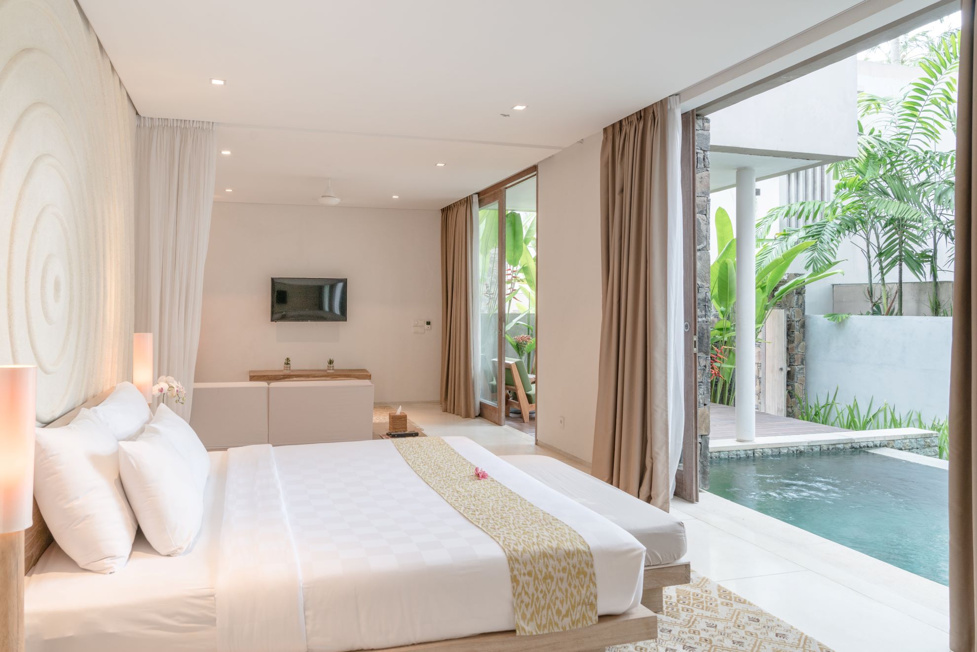 Neima Pool Deluxe